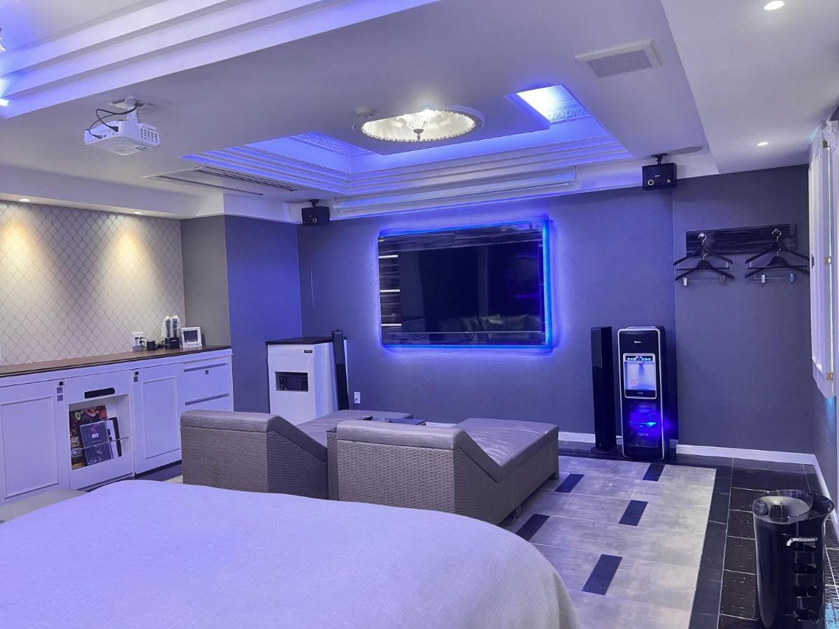 Hotel Crystal Gate Nagoya - Couple Hotel (Adults Only) Екстериор снимка